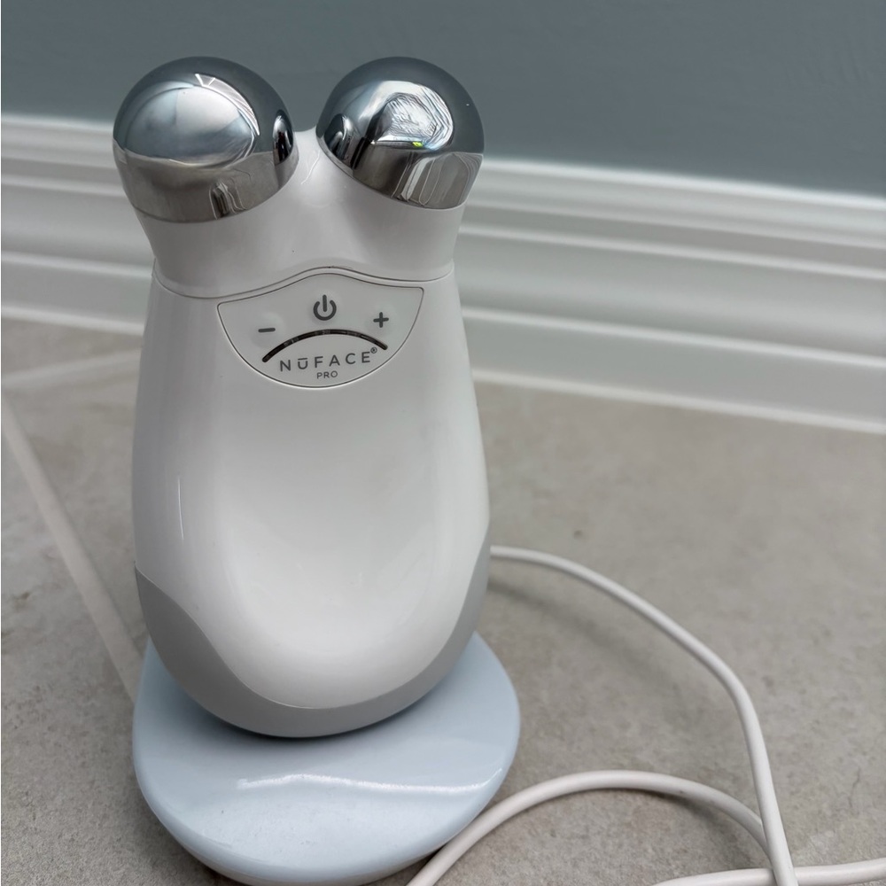 NuFace Pro Facial Toning Device